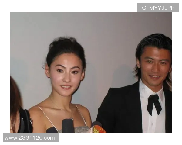 张柏芝与足球明星亲密合照引发热议网友纷纷点赞称羡慕不已