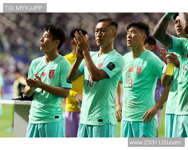 杭州足球队转型之路的挑战与机遇全景解析 杭州足球队转型之路的挑战与机遇全景解析